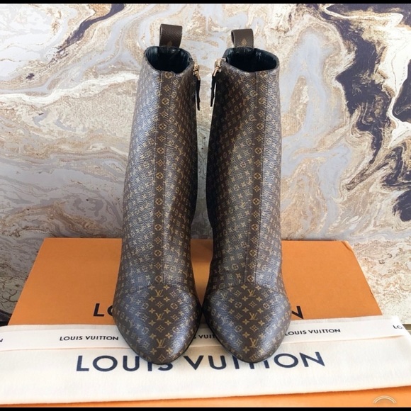 New! Louis Vuitton Silhouette Monogram Ankle Boots - Picture 3 of 9